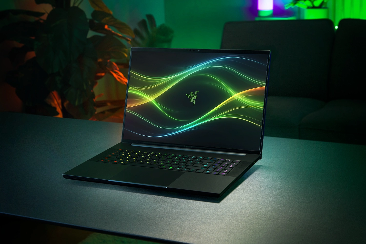 Presentado el nuevo portátil Razer Blade 18 con Intel Core Ultra 9 290HX Plus — Factivera